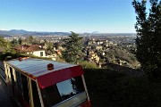 48 Vista su Bergamo dalla stazione di arrivo della funicolare